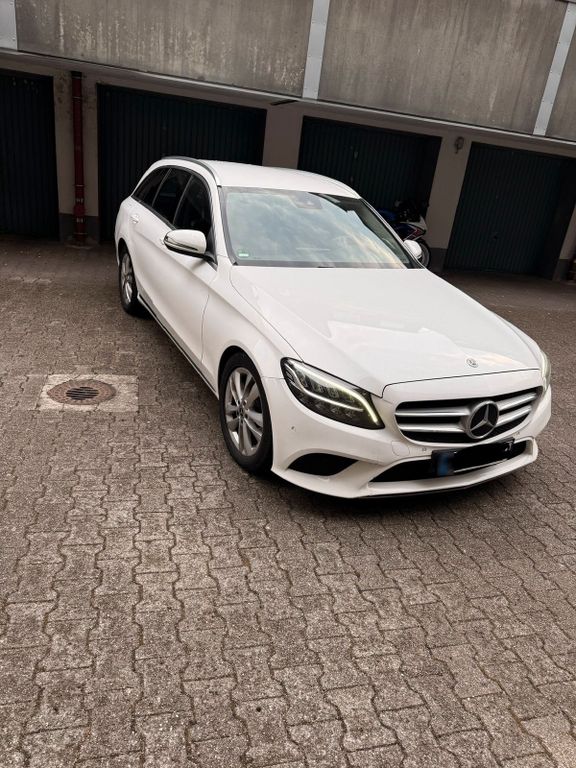 Image of Mercedes-Benz C 220