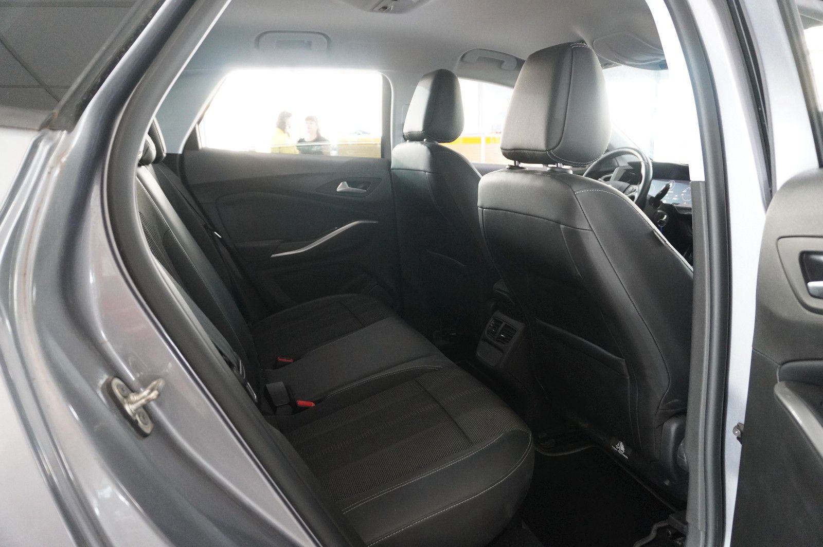 Fahrzeugabbildung Opel Grandland (X) 1.2T GS SPORT NAVI/LED/VIRT./DAB+