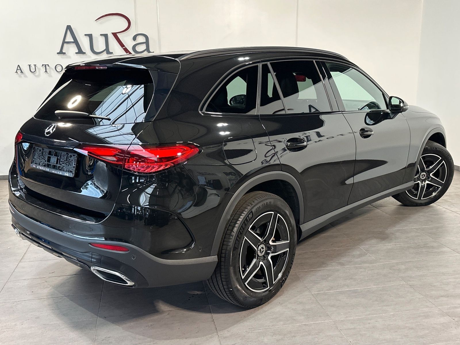Fahrzeugabbildung Mercedes-Benz GLC 220 d 4M AMG-Line Night-Paket NAV+LED+AHK