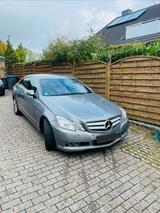 Mercedes-Benz Mercedes E Coupé 250 CGI - Mercedes-Benz 250: Coupe