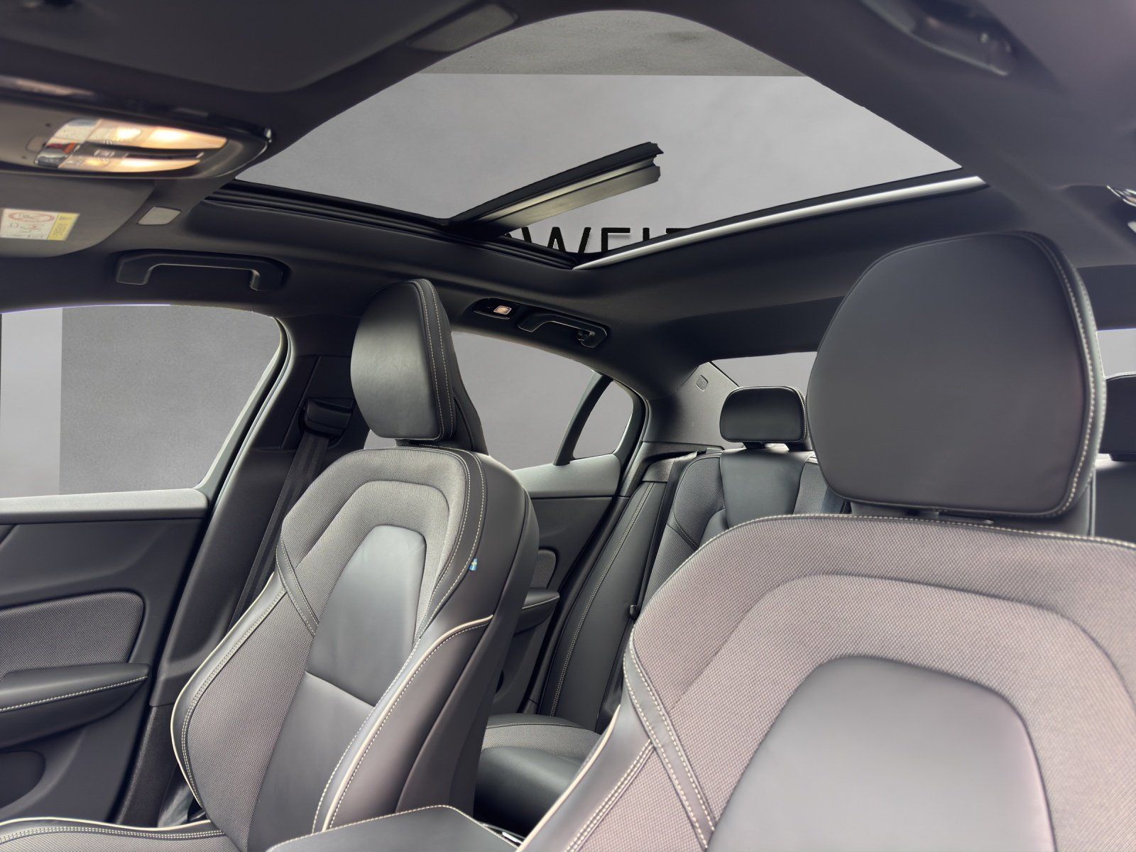 Fahrzeugabbildung Volvo S 60 B5 AWD Ultimate Dark Aut./360°/ACC/ST-HZG/