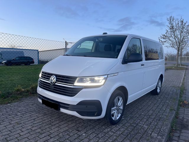 Volkswagen T6.1 MULTIVAN 2.0 TDI/AUTOM/LED/KAM/ALU/AHK/SHZ/