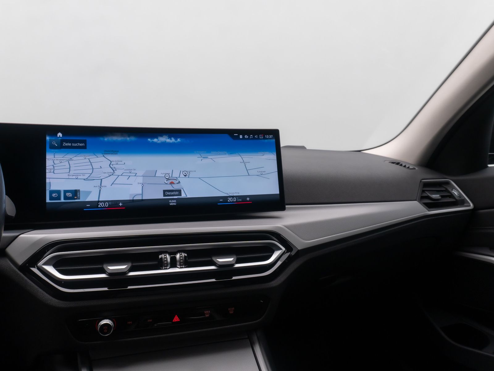 Fahrzeugabbildung BMW 320e Kamera DAB Leder WidscreenDispl Sportsitze