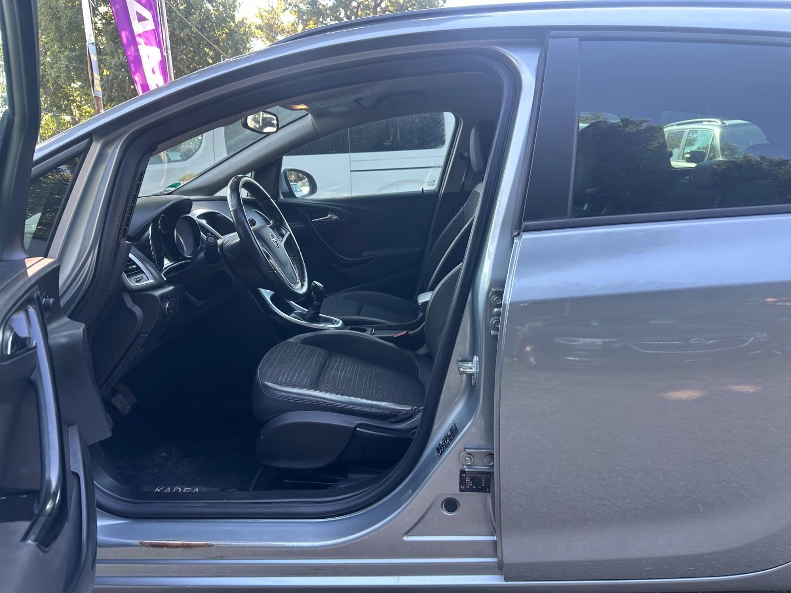 Opel Astra 2015 — photo 8