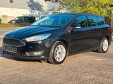Ford Focus 1,5 Benzin*1.Hand*Vllsckhftgpflckt*8Reifn* - Ford Focus mit Benzin-Antrieb: Kombi, 1.8