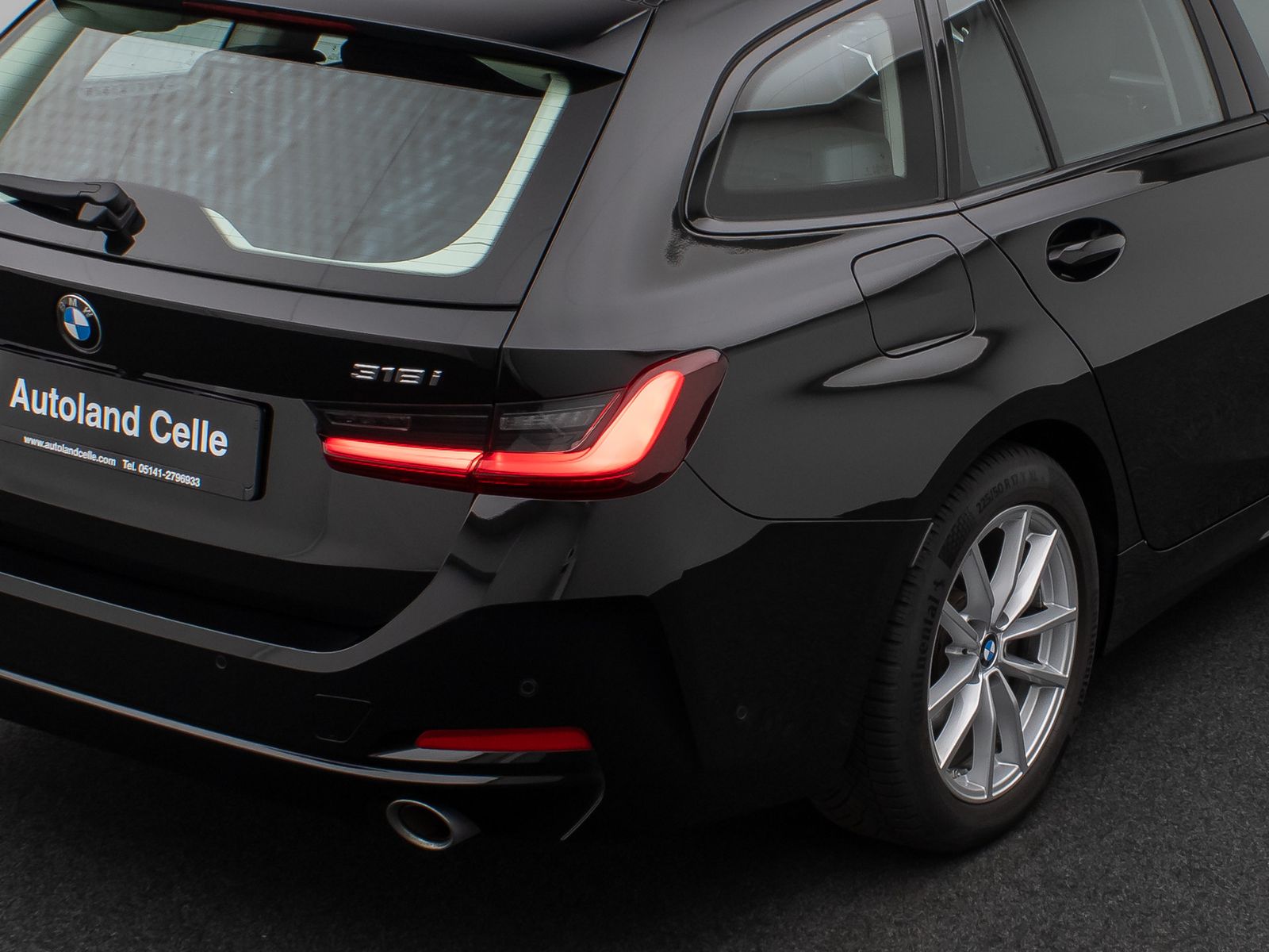 Fahrzeugabbildung BMW 318i Kamera DAB Sportlenkrad CockPit+ Alarm LED