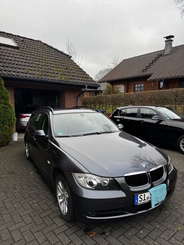 BMW 318i touring -