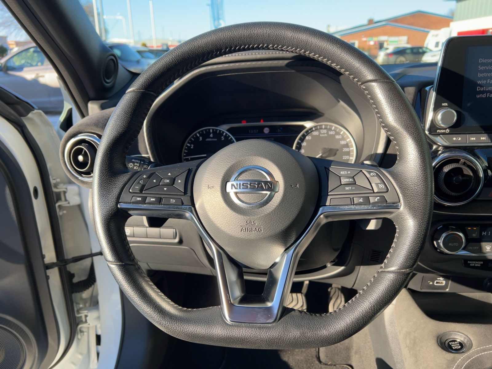 Fahrzeugabbildung Nissan Juke 1.0 DIG-T N-Desing Alu LEDScheinw. AHK BOSE