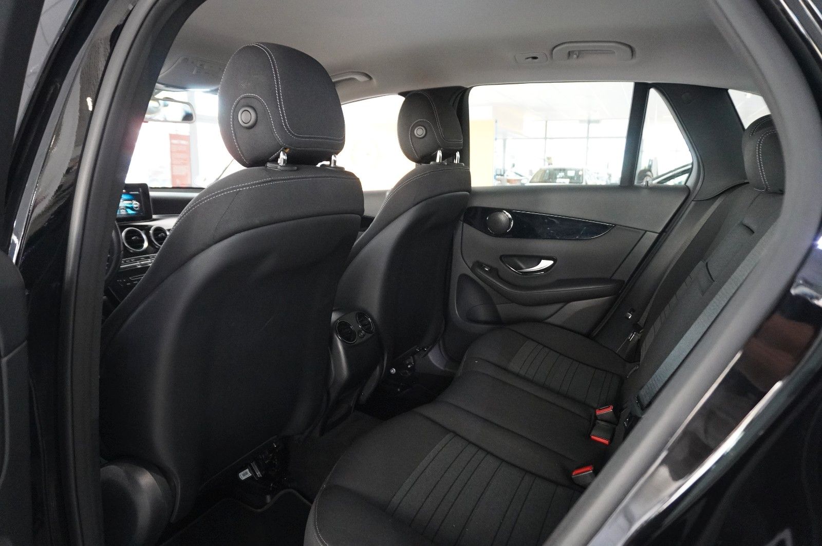 Fahrzeugabbildung Mercedes-Benz GLC 220D EXCLUSIVE 4-MATIC NAVI/LED/SHZ/TEMP/AHK
