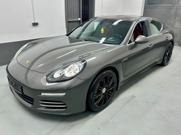 Porsche Panamera - 3