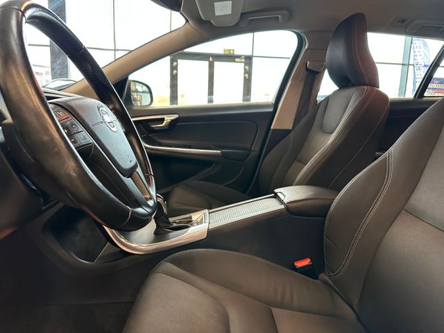 Volvo V60 Kombi Linje Business *Navi*Klima*AHK*Xenon*