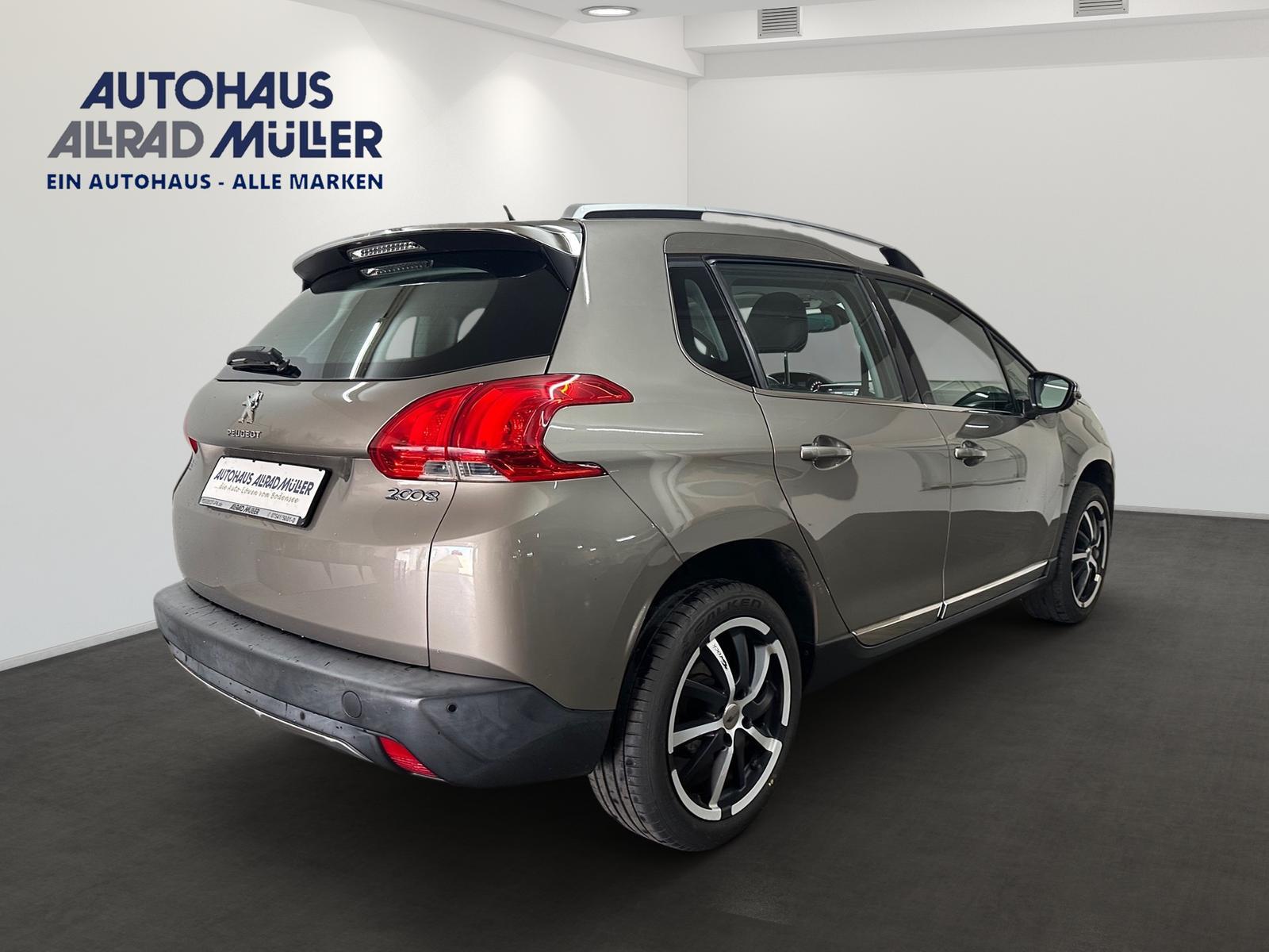 Peugeot 2008 Allure 1.6 120 PS SHZ+NAVI+PDC vo+hi+AHK