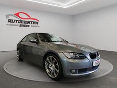 BMW 320 i Navi SHZ 19" Alus PDC Leder 