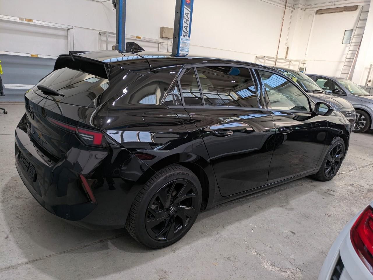 Fahrzeugabbildung Opel Astra L Lim. 1.2T GS LINE NAVI/LED/SPORT/SH/VIRT