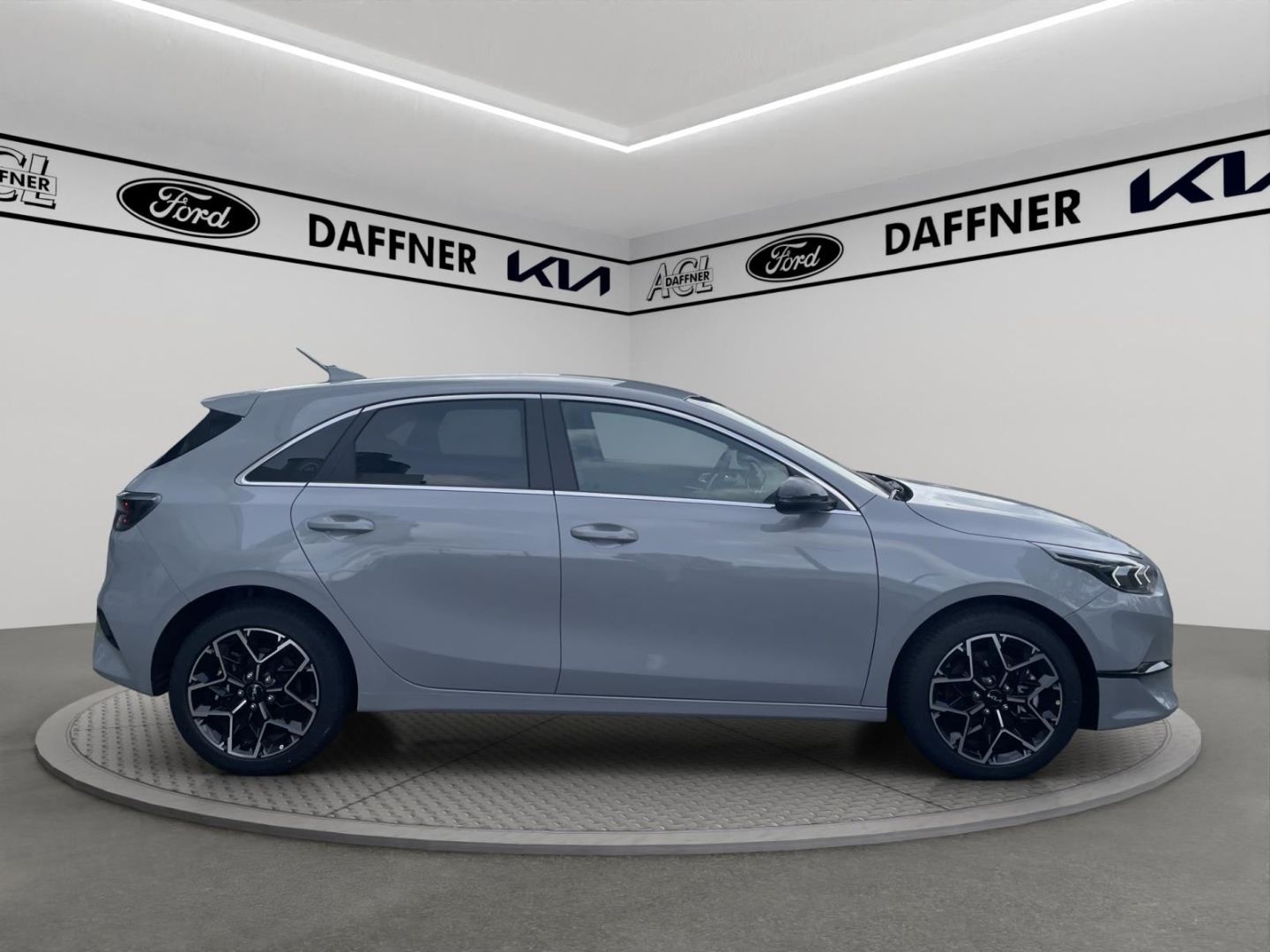 Fahrzeugabbildung Kia Ceed Nightline JBL Kamera Tempomat SpurhalteASS
