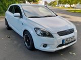 Kia KIA CEED 1.6 CRDI EURO4 AHK 6 GANG. - Kia mit Diesel-Antrieb: Coupé