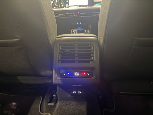 Golf VIII Variant Style 1.5 eTSI DSG AHK STANDHZ