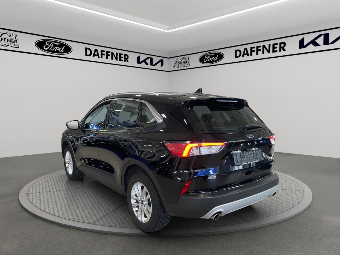 Fahrzeugabbildung Ford Kuga Plug-In Hybrid Titanium LED WINTERPAKET