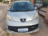 Peugeot 107 1.0 68CV 5p. Sweet Years - silberne Peugeot 107