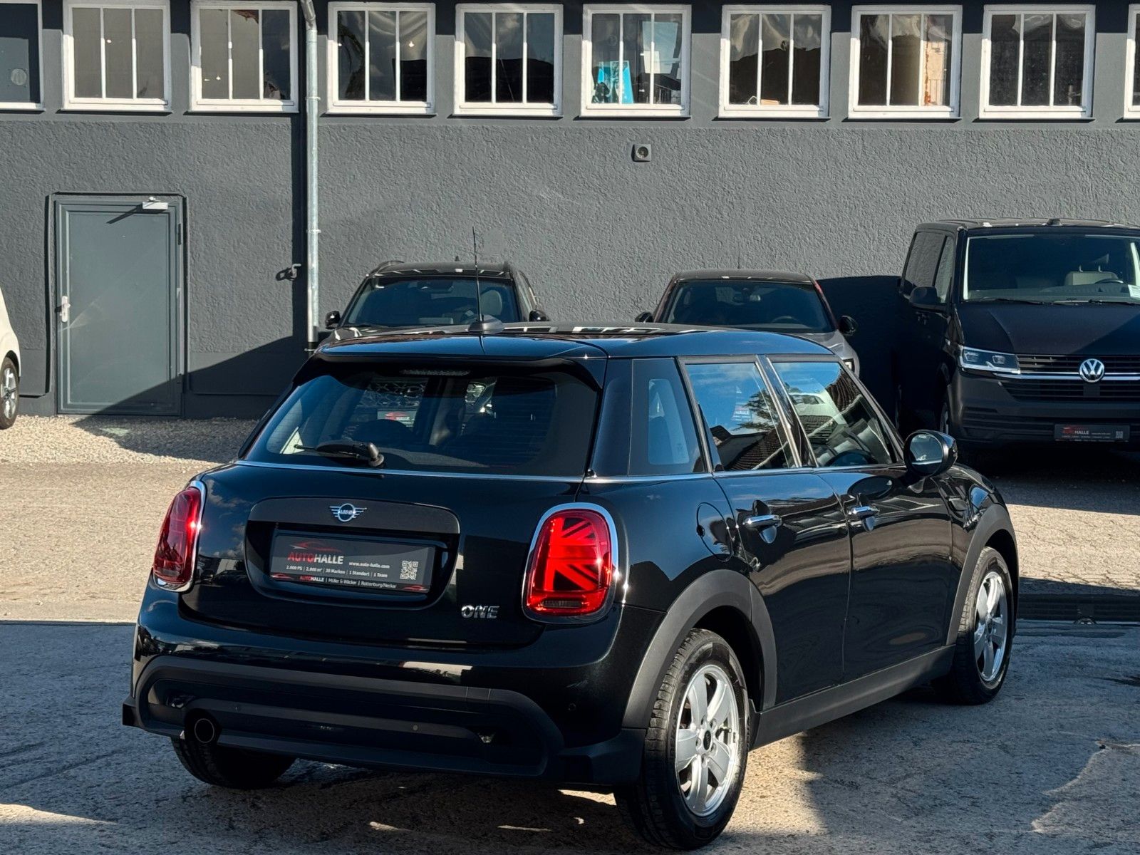 Fahrzeugabbildung MINI ONE Automatik Teilleder Temp. Navi PDC SHZ