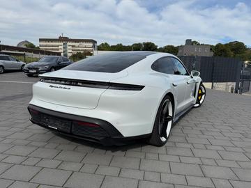 2020 Porsche TAYCAN 照片 4