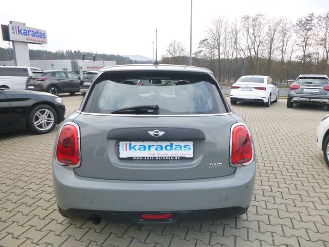 Fahrzeugabbildung MINI One 1.2 >5-türig/Sitzheiz/PDC<