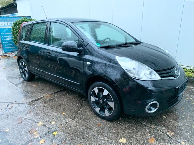 Боковое стекло на Nissan Note