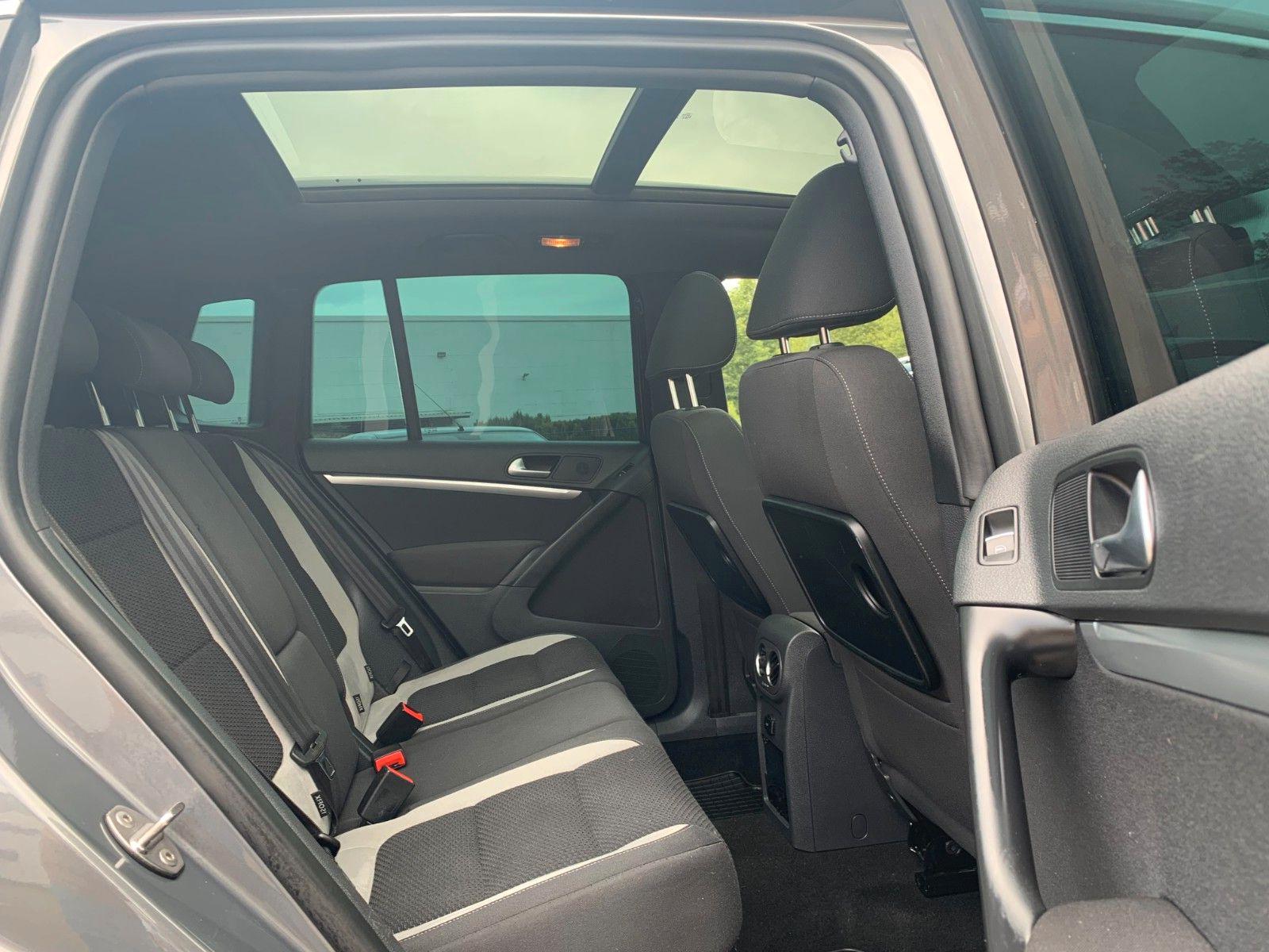 VOLKSWAGEN TIGUAN 2.0 TDI 140ch DSG 4MOTION R-LINE - TOIT PANORAMIQUE - ATTELAGE - XÉNON - SIÈGES CHAUFFANTS