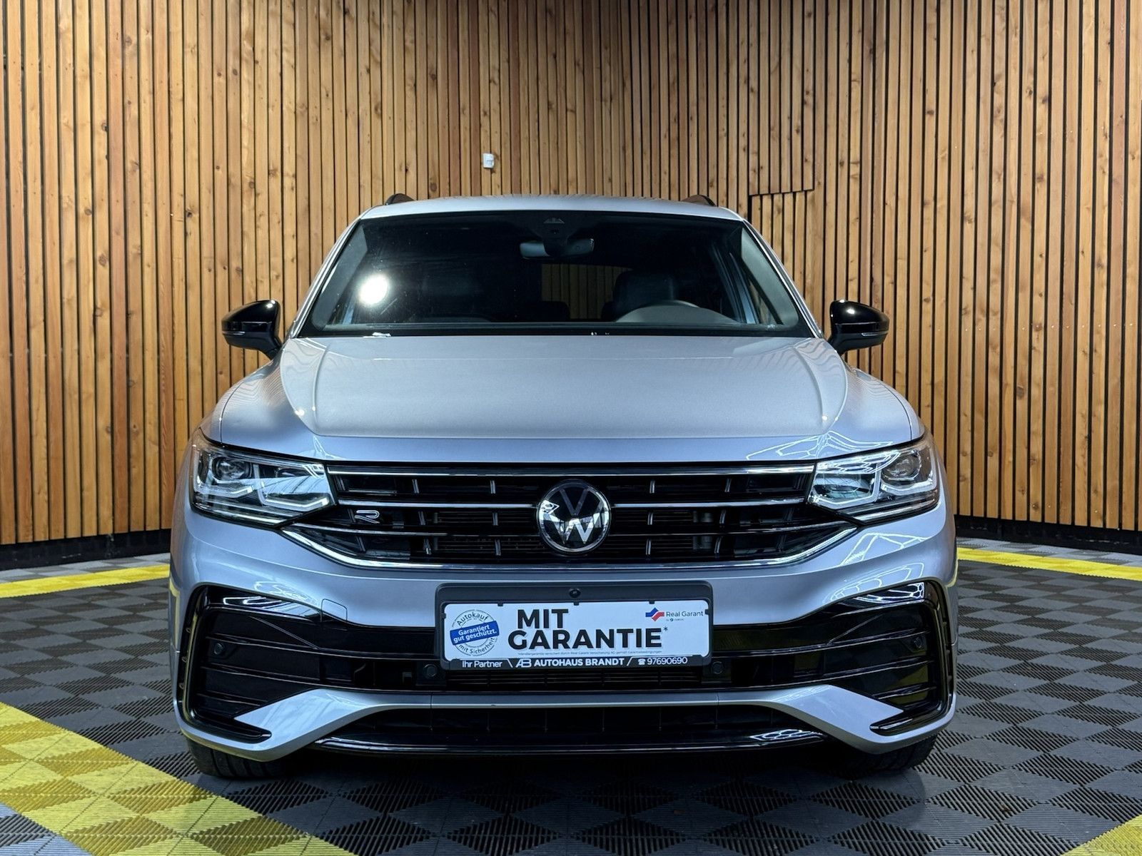 Volkswagen Tiguan Allspace 2,0 TSI R-Line Black 4M Matrix foto 2