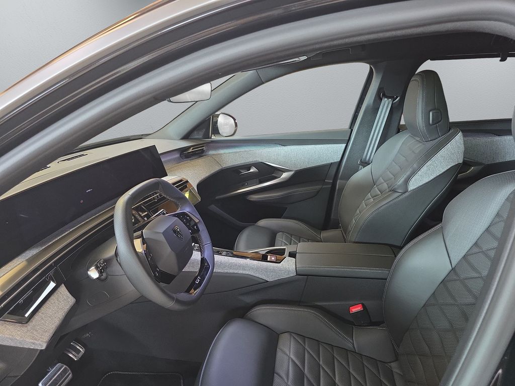 Peugeot 5008 Elektromotor 210 GT Exclusive – Bild 11 von 16