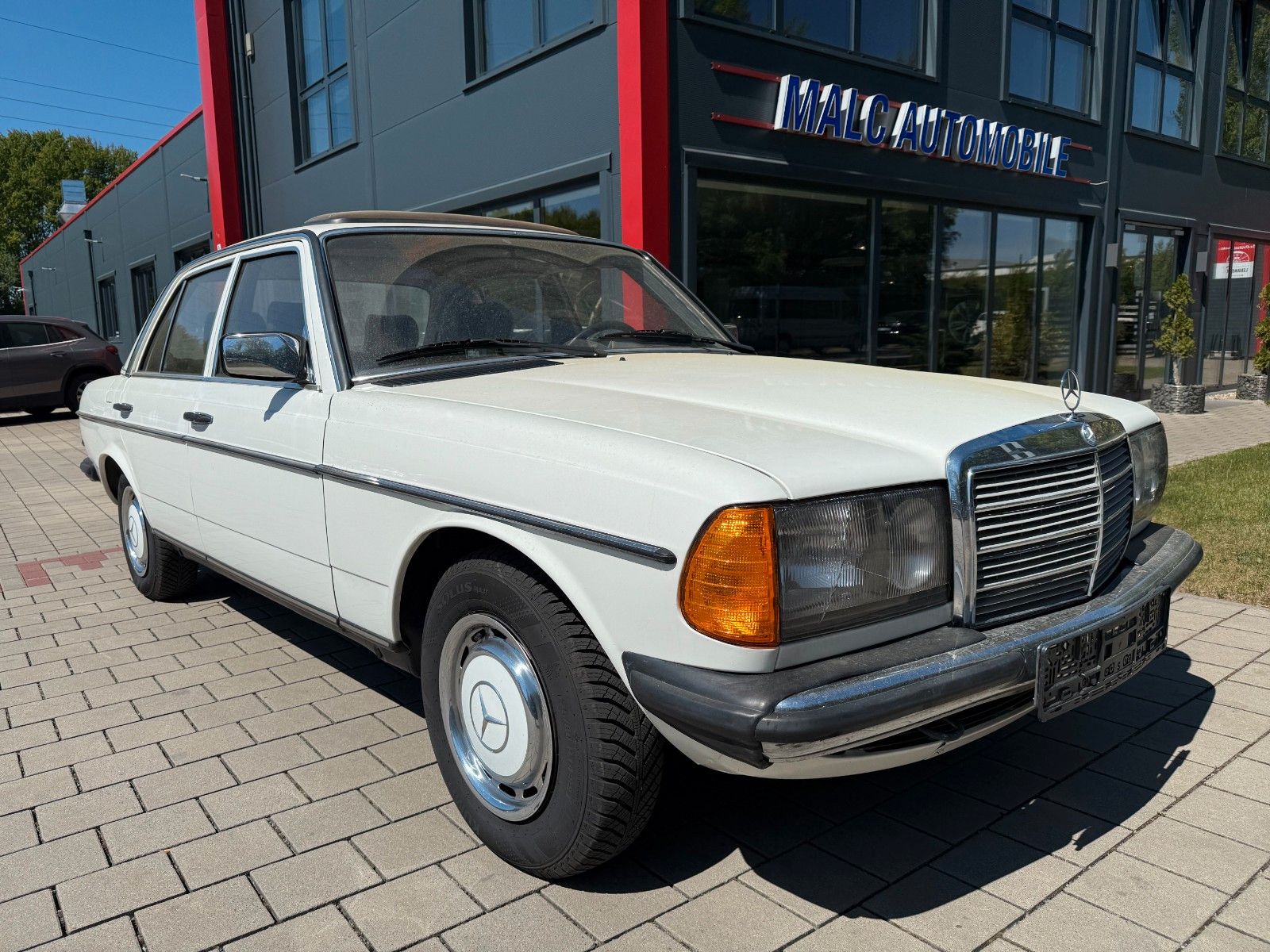 Mercedes-Benz 230 E W123(Tüv&Insp.neu/2 Hand)