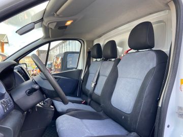 Opel Vivaro - 8