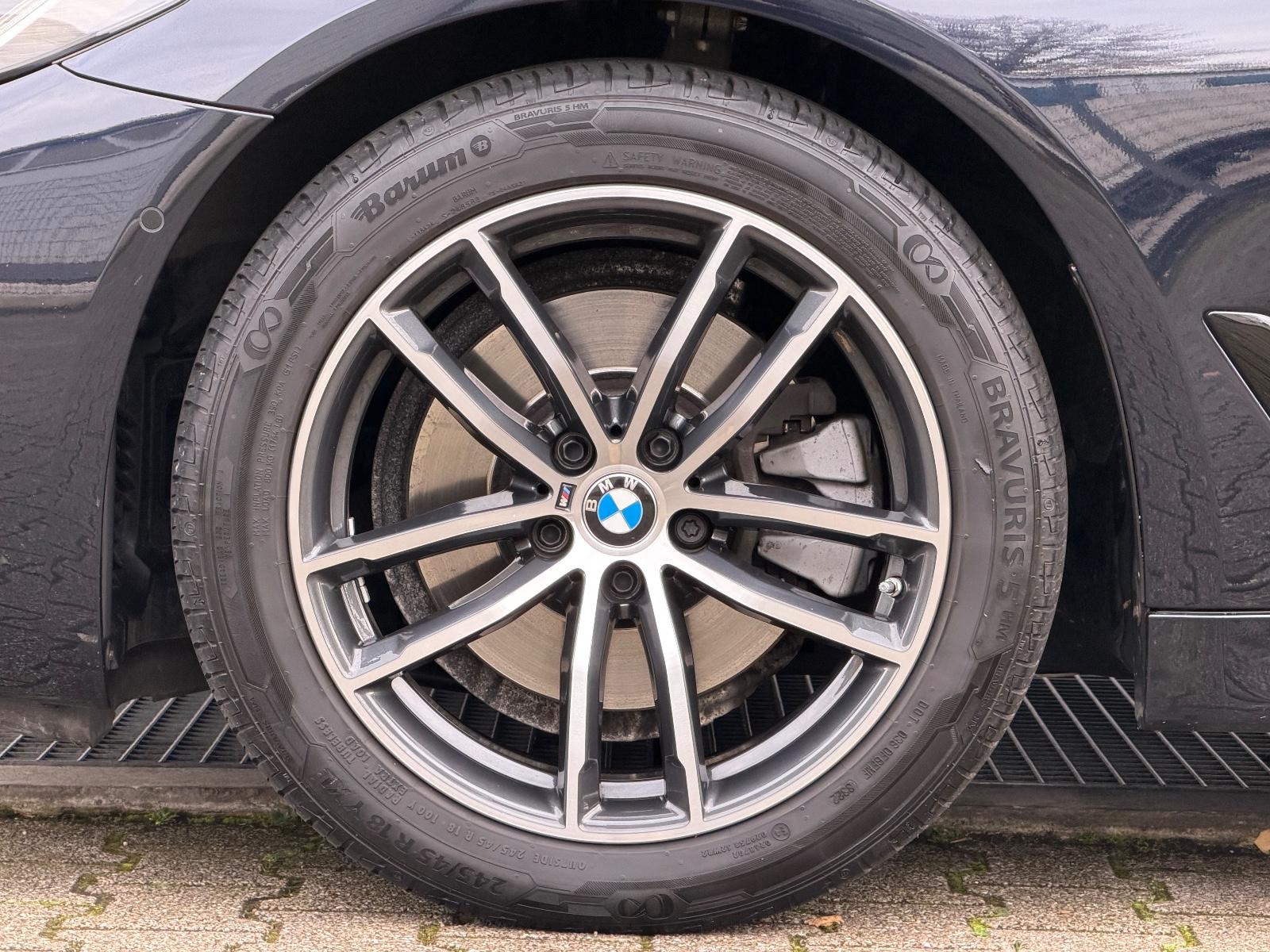 BMW 520dA xD*ACC*M SPORT*PANO*LASER*KAM*HEAD UP*KEY*