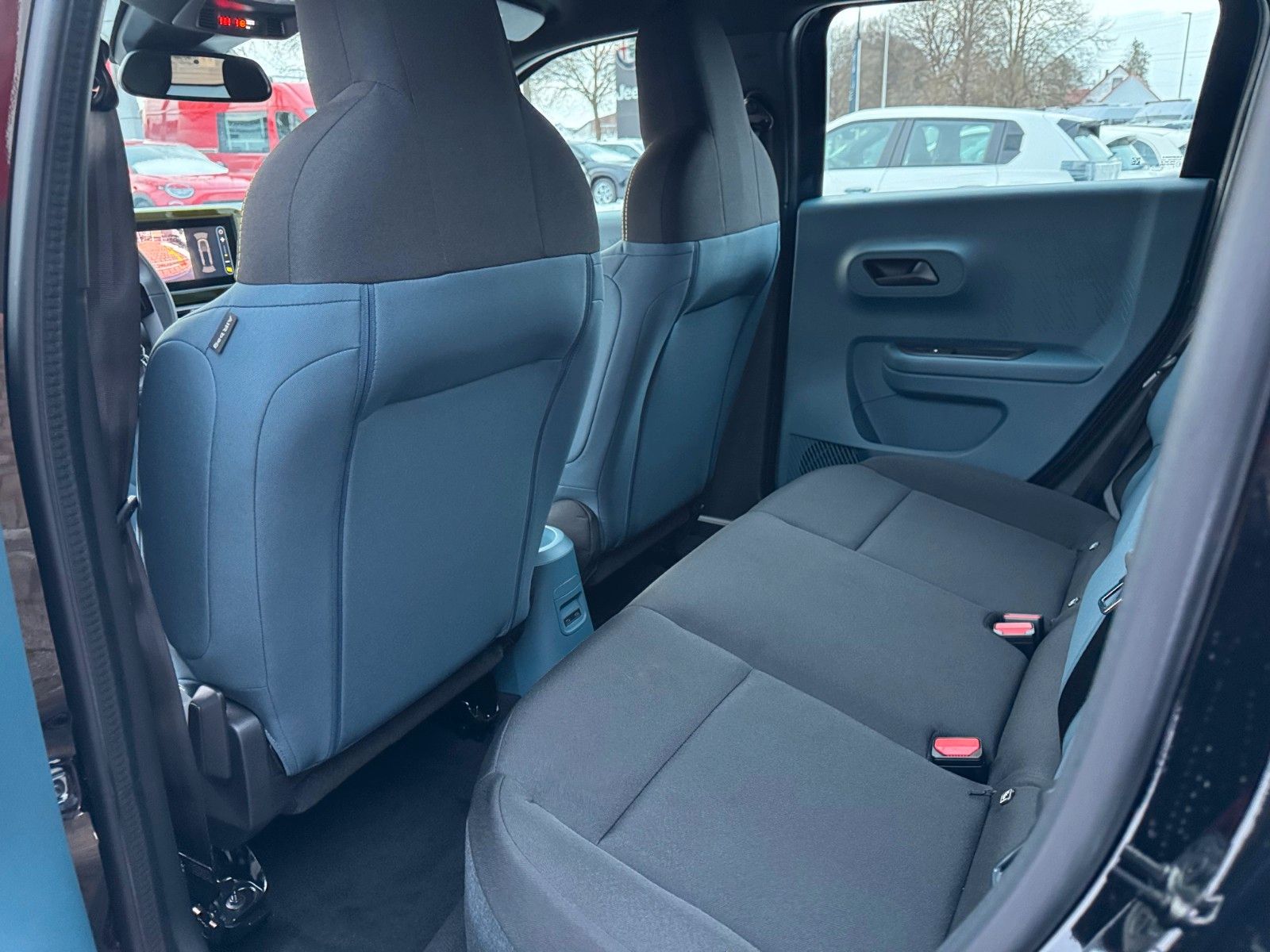 Fahrzeugabbildung Fiat Grande Panda 1.2 110PS Business Edition Navi