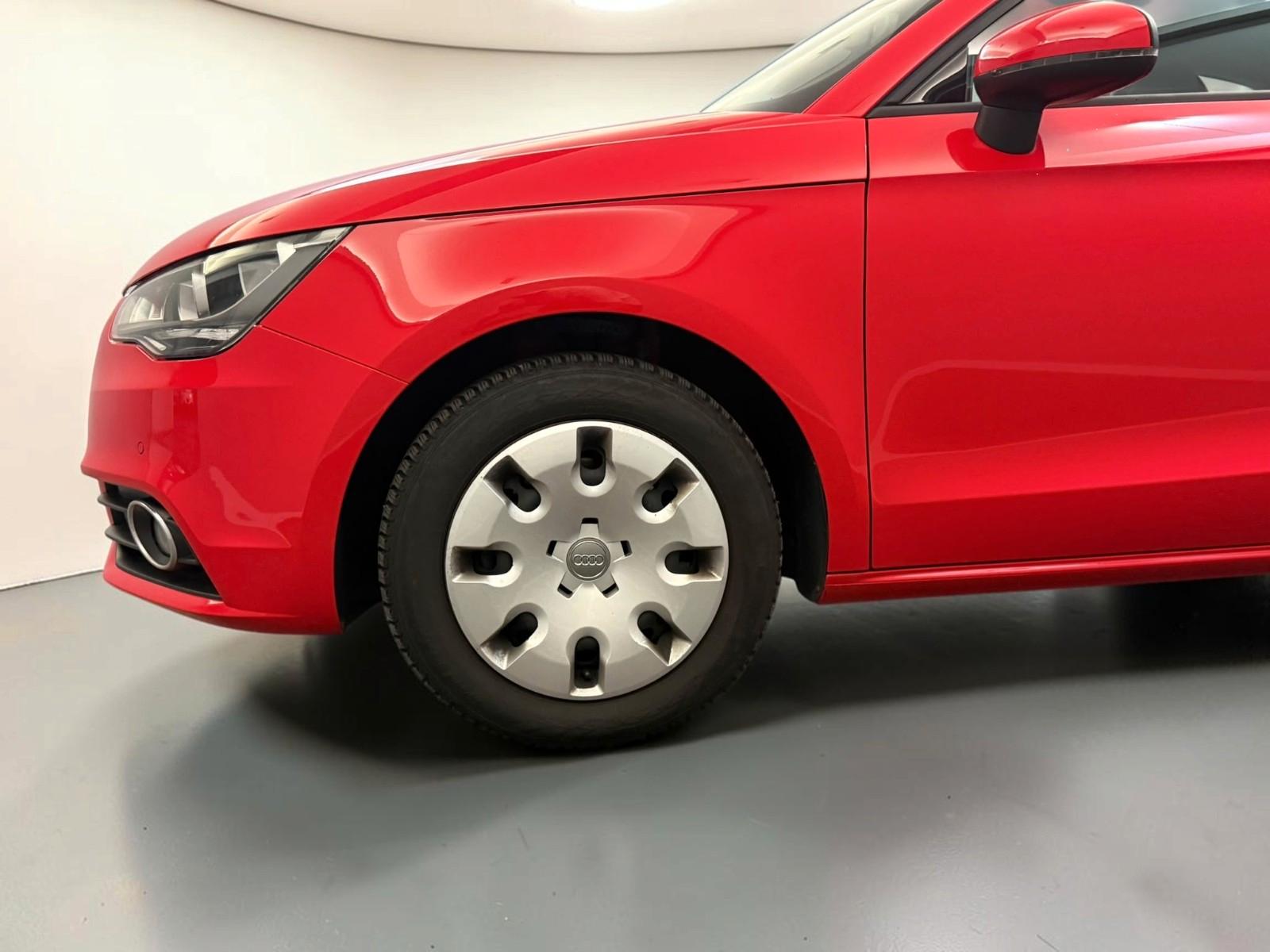 Audi A1 ambition*NAVI*SHZ*LÜCKENLOS AUDI S-HEFT*KLIMA