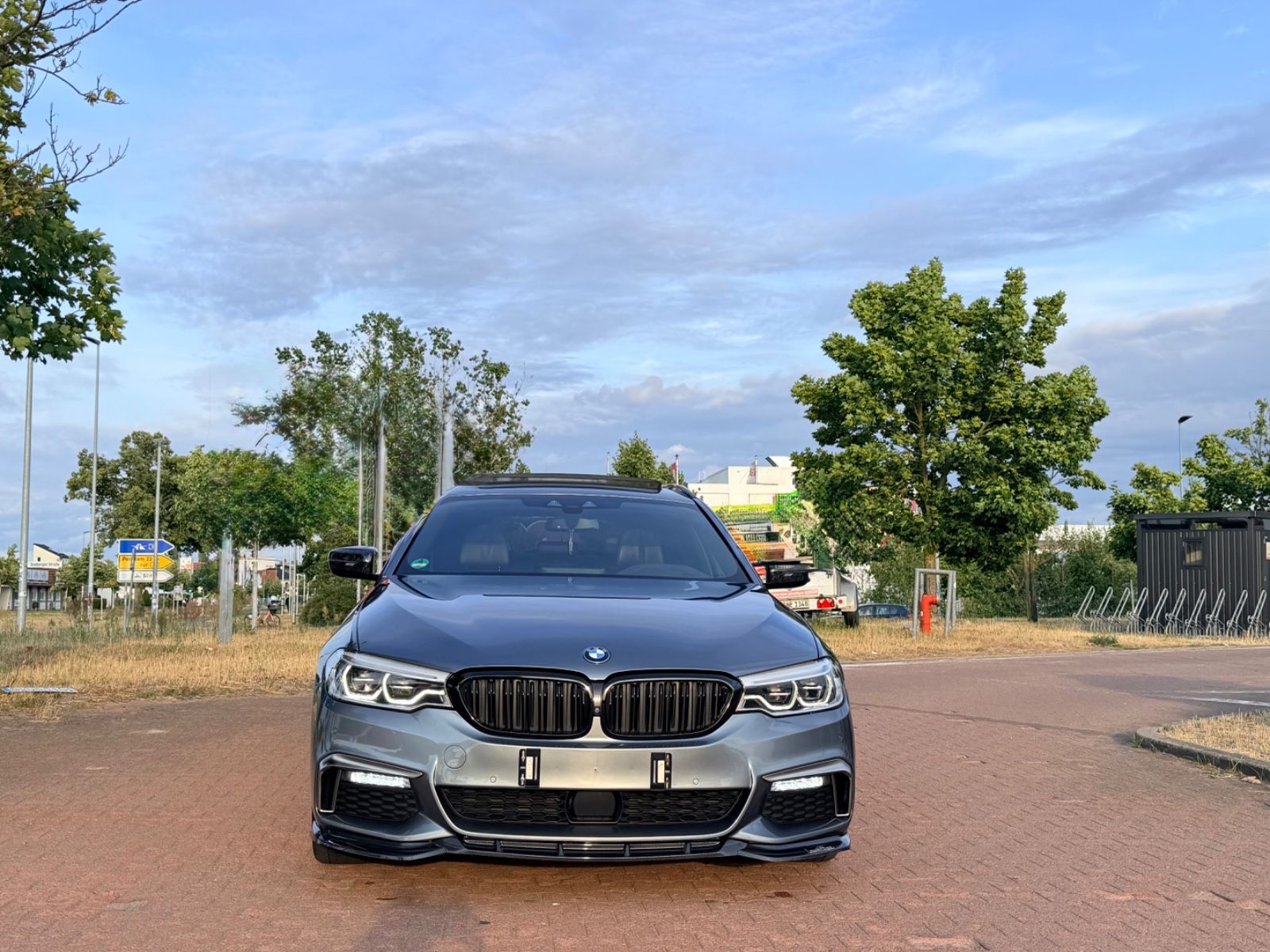 BMW 530i M Spot XDrive