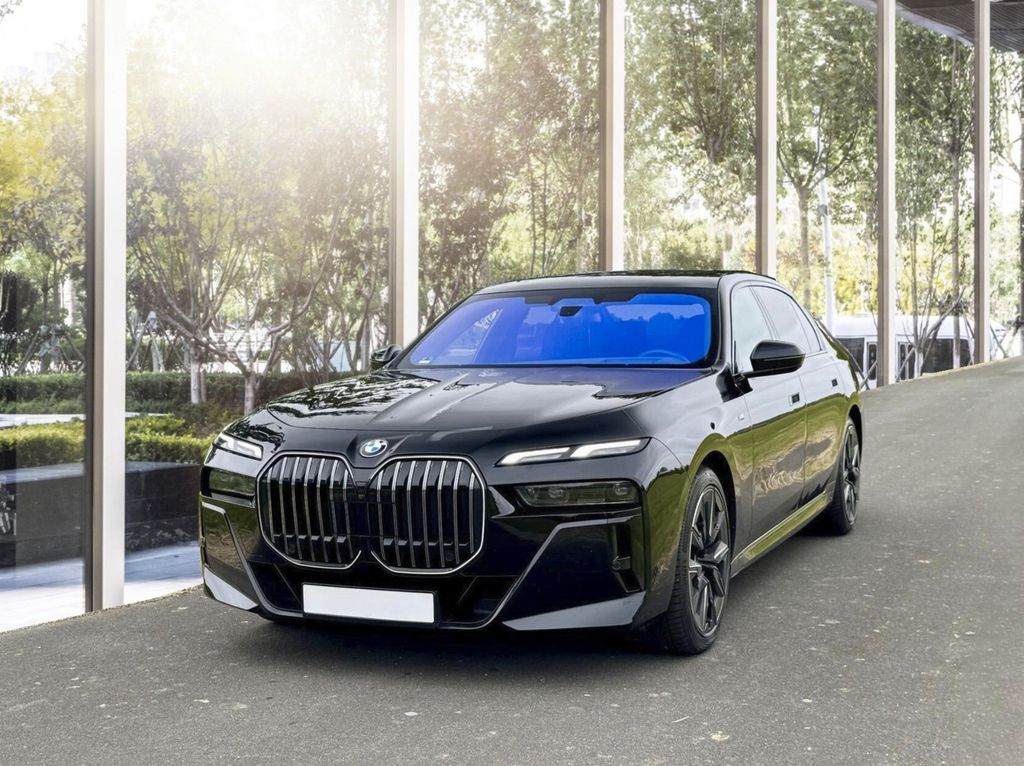 Image of BMW 740