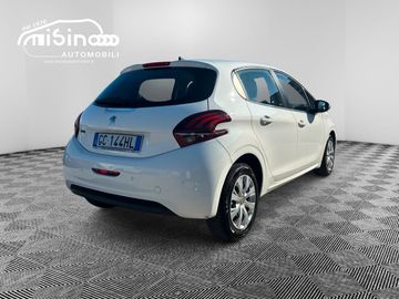 Peugeot 208 - 4
