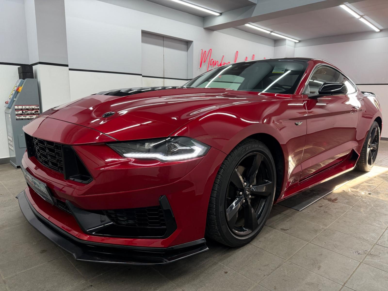 Ford Mustang 2.3 Eco Lucid-Red/MY-25 Kit/Spur-H