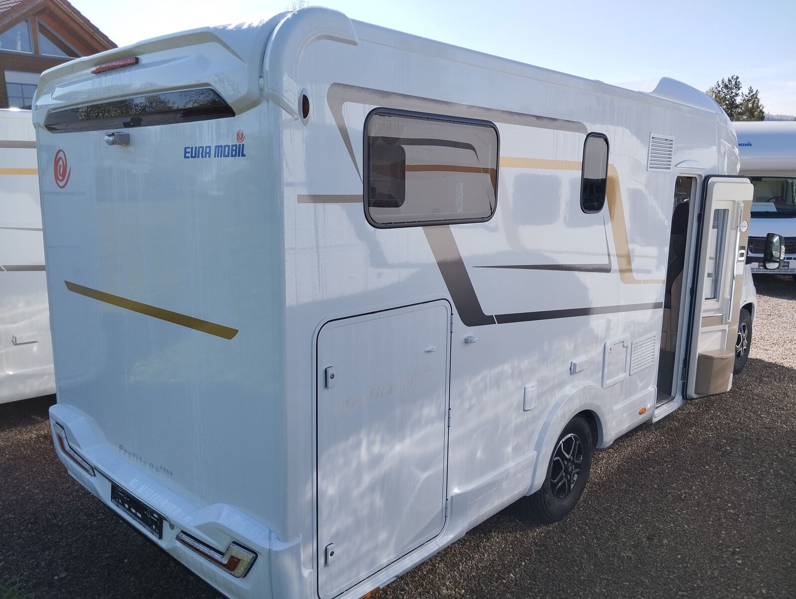 Fahrzeugabbildung Eura Mobil Profila RS PRS 720 EB 180PS Autom., Mondial Plus