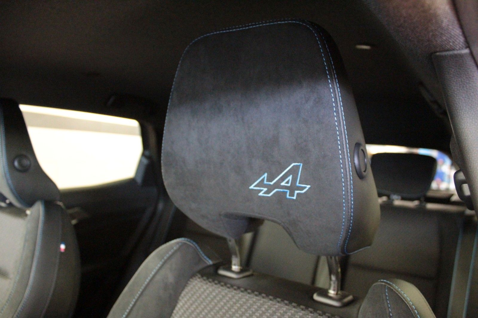 Fahrzeugabbildung Renault Austral Mild Hybrid 160 Iconic Esprit Alpine Aut