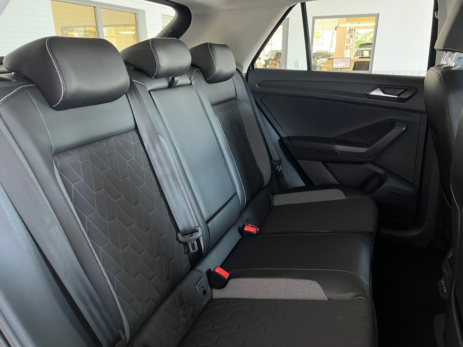 Fahrzeugabbildung Volkswagen T-Roc GOAL 1.0 TSI *Ganzjahresreifen, Rückfahrka