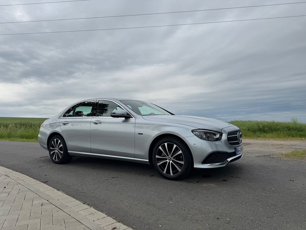 Image of Mercedes-Benz E 300