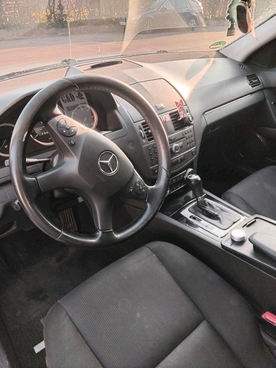 Mercedes-Benz C200 2010 — photo 6