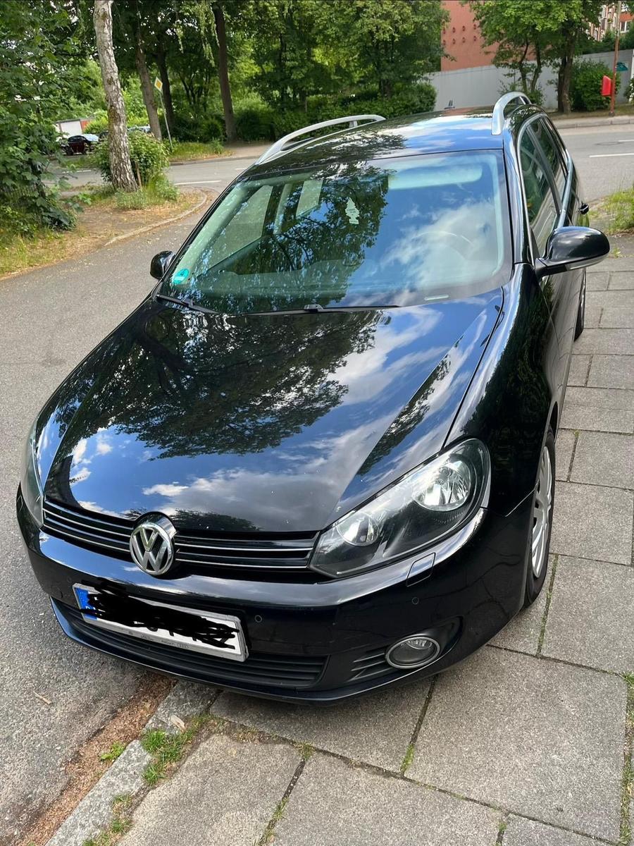 Volkswagen Golf 2013 — rear view