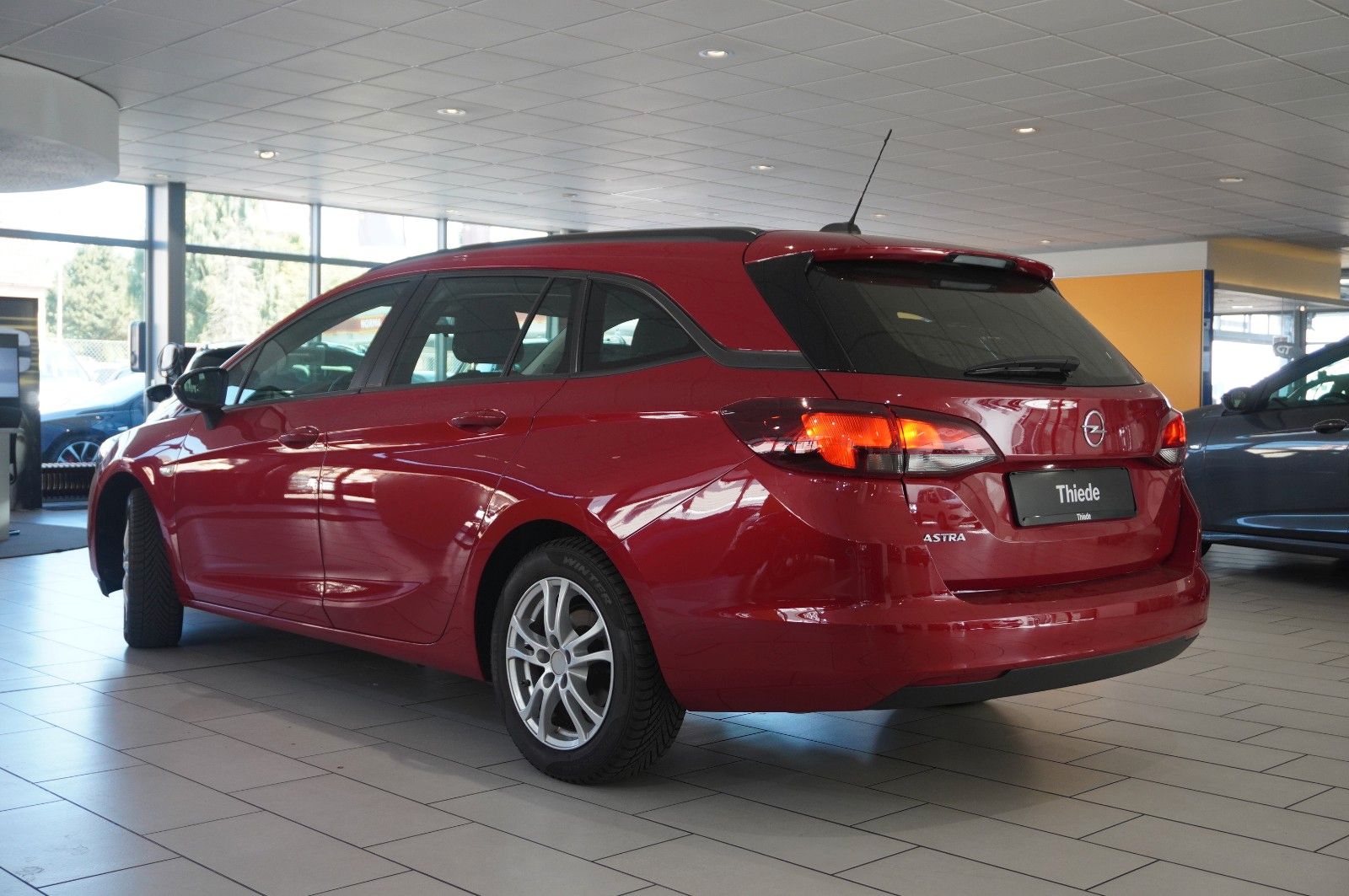 Fahrzeugabbildung Opel Astra K ST 1.2T BUSINESS NAVI/LED/SHZ/TEMP./DAB+