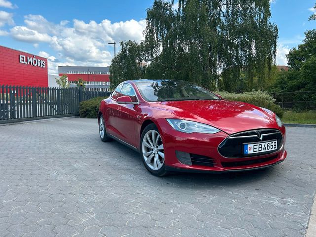 Tesla Model S 85_CCS