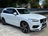 Volvo XC 90 XC90 R Design AWD/PANO/H.UP - Volvo XC90 Gebrauchtwagen in Hamburg