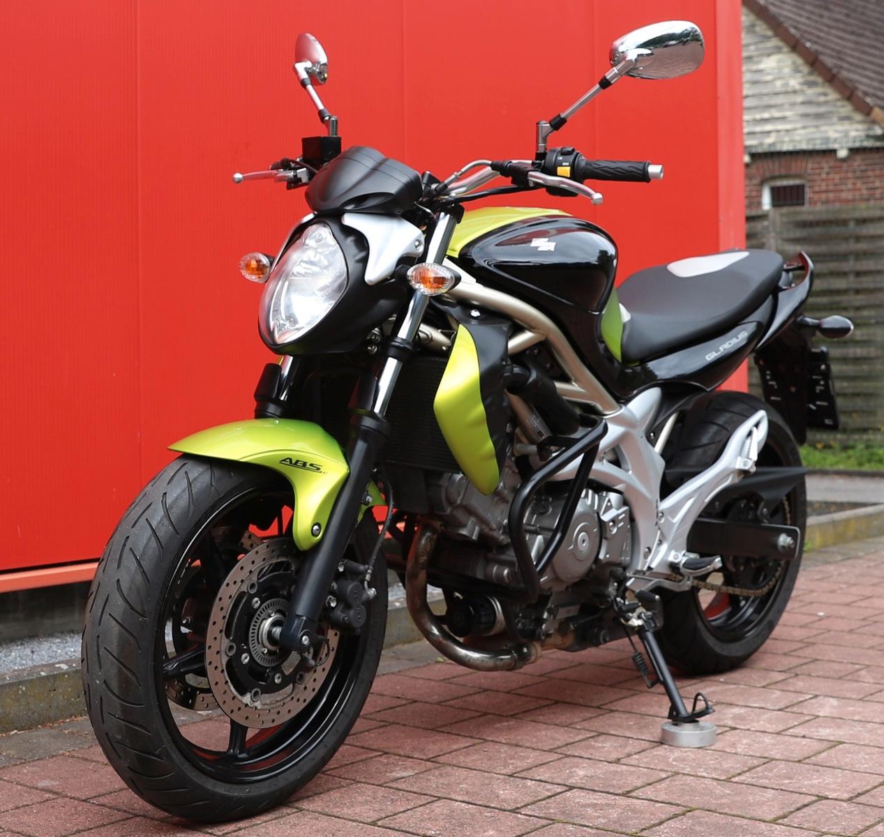 Suzuki Gladius 650 ABS A2 Führers. TOP für Starter!!!