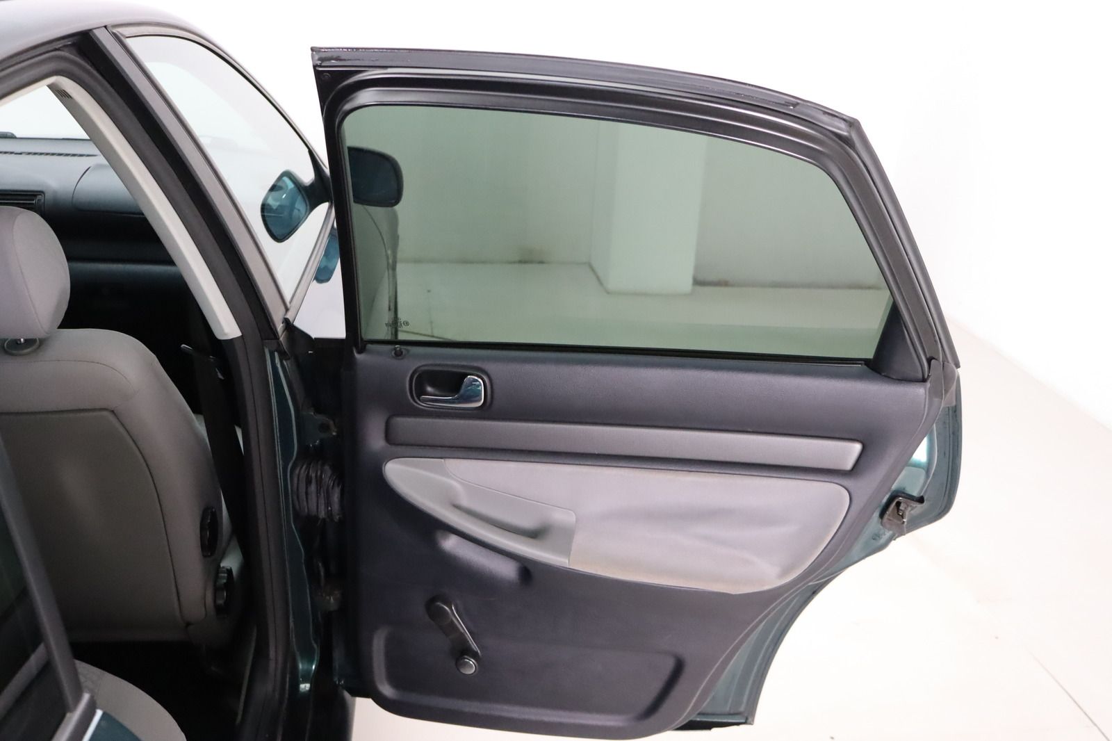 Fahrzeugabbildung Audi A4 1.6 * Flüssiggas * HU 01.2028 * s-line